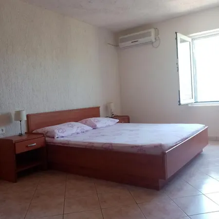 Apartments More * Skrivena Luka