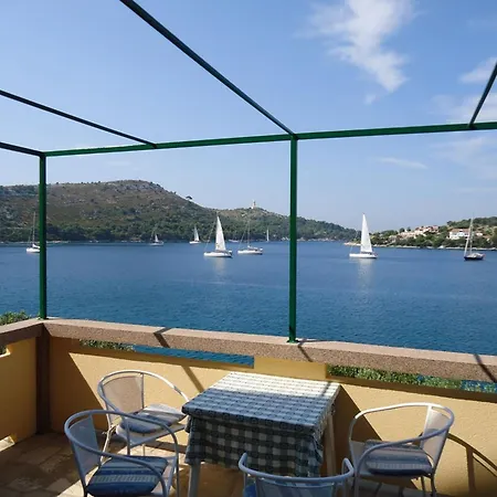 Apartments More 아파트 *