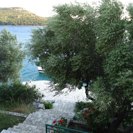 Apartments More 아파트 *