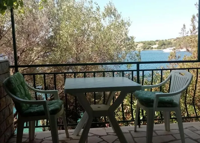 Apartments More Skrivena Luka