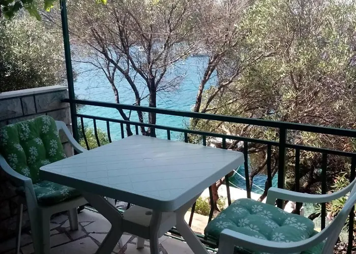 Apartments More * Skrivena Luka